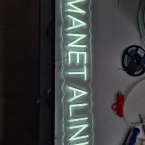 Emanet Alınır Led Neon Tabela - Model 2 LED neon tabela görseli